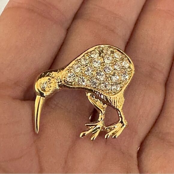 Gold tone kiwi bird rhinestone brooch/pin - Picture 1 of 7